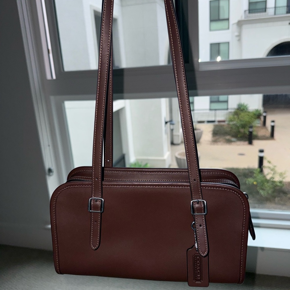 Coach Swing Zip in Maple/Silver